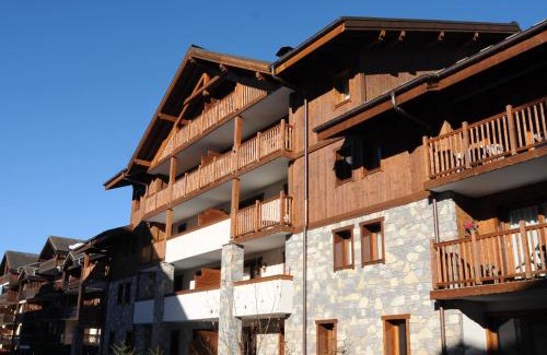 Samoens Apartamento | Superbe appartement 48m² avec terrasse, centre village, parking, proche ski-bus, non-fumeur - FR-1-624-46