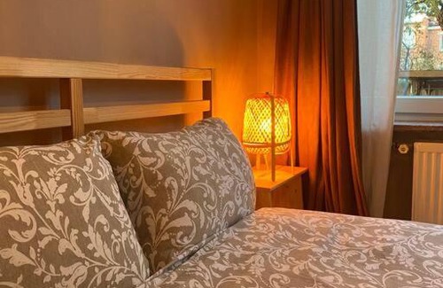 Ganshoren Apartamento | Superbe appartement avec jardin, sauna et jacuzzi