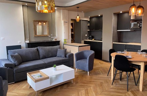 Montlucon Apartamento | Superbe F3 meublé , hyper centre, fibre, idéal Pro