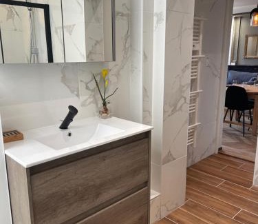 Montlucon Apartamento | Superbe F3 meublé , hyper centre, fibre, idéal Pro