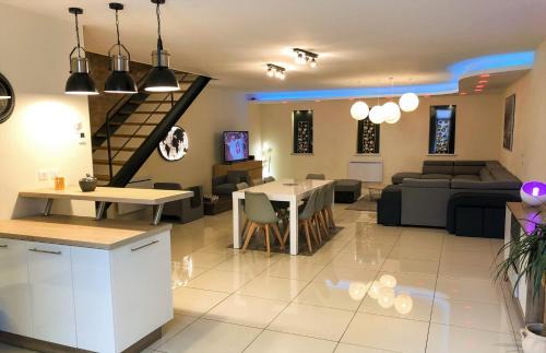 Montlucon Apartamento | Superbe LOFT centre-ville Montluçon
