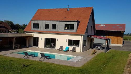Pfaffenheim Casa | Superbe Maison Jacuzzi+Piscine au cœur des vignes