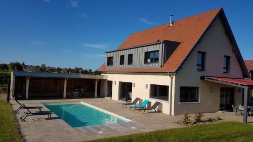 Pfaffenheim Casa | Superbe Maison Jacuzzi+Piscine au cœur des vignes
