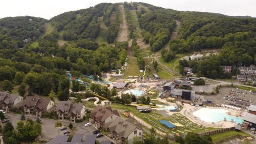 Bromont Apartamento | Superbe ski-in ski-out condo