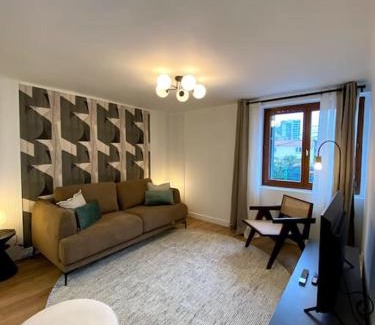 Quartier Centre Ville Apartamento | Superbe T2 rénové 2km Gare avec parking privé