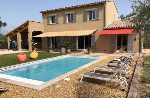 St.-Remy-de-Provence Villa | Superbe villa neuve à 5 mn du centre