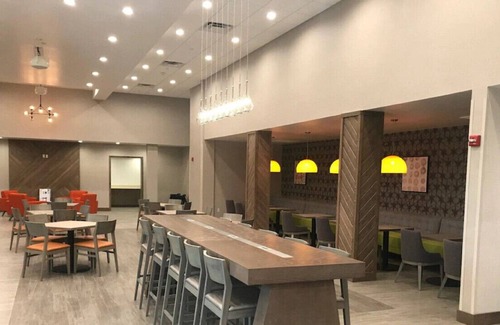 Southwind Casa | Superbly Appointed Room! Perfect for Work & Play!