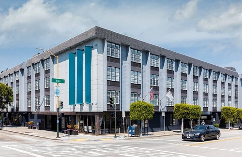 Fisherman's Wharf Casa | Superbowl LX 2/8/2026 Marriott Pulse Hotel 2Queen beds 2 nites 2/7-2/9/26