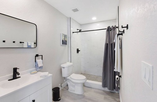 Clearwater Hotel | Superior 2 Queen Beds Suite in Downtown Clearwater Motel