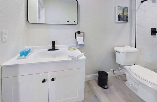 Clearwater Hotel | Superior 2 Queen Beds Suite in Downtown Clearwater Motel