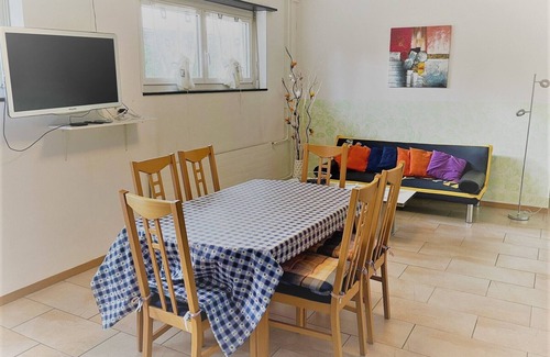 Mendrisio Apartamento | Appartamento Superior con 2 Camere da Letto e Giardino