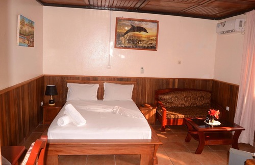 Kribi Hotel | Habitacion Doble-Superior-Baño con bañera