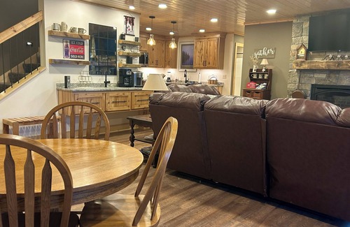 Lutsen Casa | Cozy unit with amazing views and direct access to the shore of Lake Superior