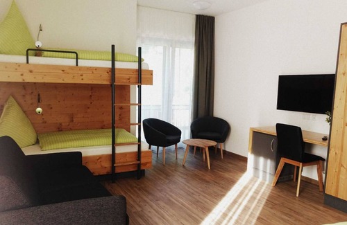 Rust Cabaña | SUPERIOR MULTI-BEDROOMS - Pension Yvonne