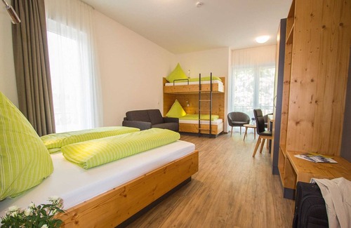 Rust Cabaña | SUPERIOR MULTI-BEDROOMS - Pension Yvonne