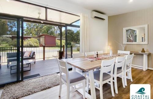 Cowes Villa | Superior Poolside Retreat Resort