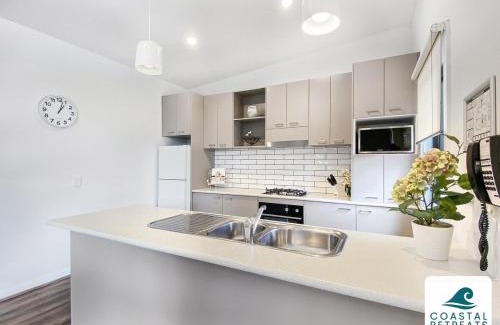 Cowes Villa | Superior Poolside Retreat Resort
