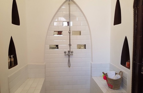 Riad Zitoun Jdid Casa | riad el grably / room ailen