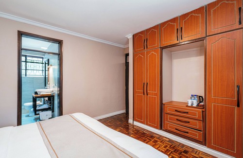 Muthaiga Hotel | Superior Room with Balcony Near UN Blue Zone & Village Market Prime Nairobi Stay