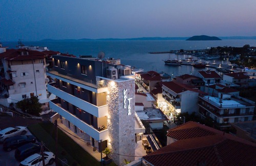 Neos Marmaras Apartamento | Superior two-bedrooms suite with seaview by KaliThea Suites