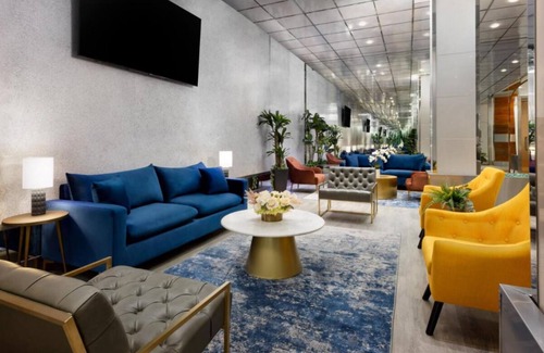Central New York City Apartamento | Superior Two Full Beds Room at OYO Hotel Times Square