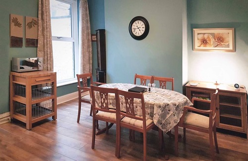 North Bitchburn Apartamento | Superking beds, spacious and comfortable ground floor apartment near town centre
