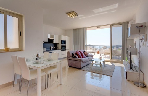 Gzira Apartamento | Superlative Penthouse With Spacious Terrace