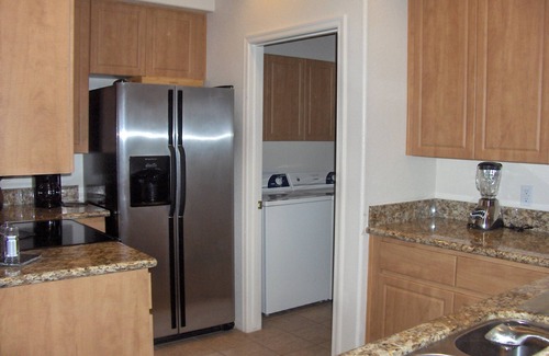 Superstition Lakes Condominio | Superstition Lakes Golf Condo con vistas al campo de golf!