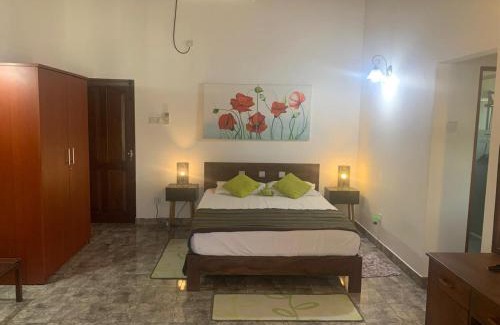 Thalawatugoda Cama Y Desayuno | Supreme Serenity Villa