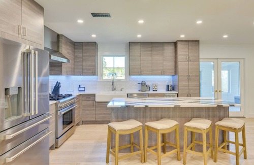 Freeport Casa | SUPs & Dock at Waterfront Home in Freeport