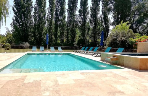 Villelaure Casa | Luberon en 7HA Casa de vacaciones confortable y climatizada. Piscina climatizada