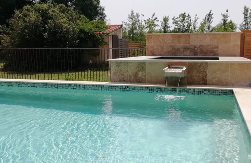 Villelaure Casa | Luberon en 7HA Casa de vacaciones confortable y climatizada. Piscina climatizada