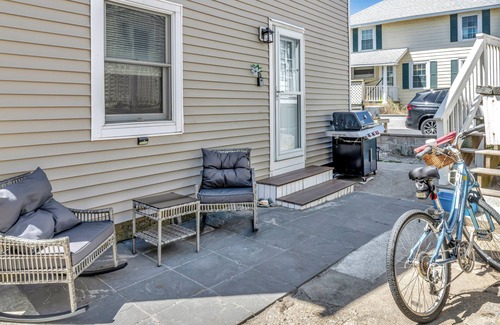 Kenberma Casa | Sur la Sand is STEPS from the ocean! renovated, clean, Wifi, and pet friendly!!!
