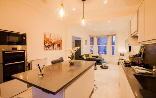 Berrylands Casa | Surbiton Luxury Garden House 19A