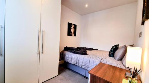 Berrylands Casa | Surbiton Luxury Garden House 19