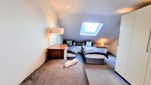 Berrylands Casa | Surbiton Luxury Garden House 19