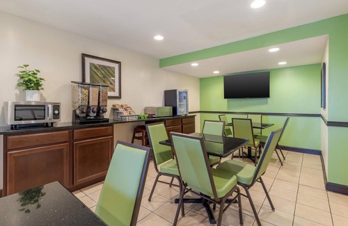 East Brunswick Hotel | SureStay Hotel by Best Western East Brunswick