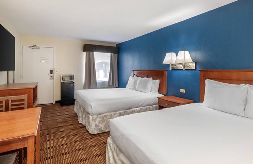 East Brunswick Hotel | SureStay Hotel by Best Western East Brunswick