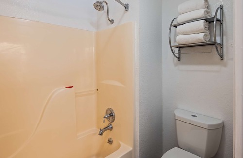 North San Antonio - SAT Hotel | SureStay Plus by Best Western San Antonio Airport