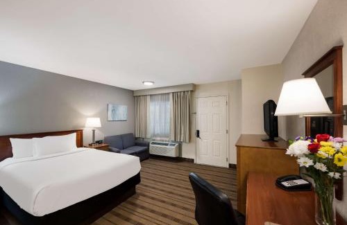 Woodbury Hotel | SureStay Plus by Best Western Woodbury Inn