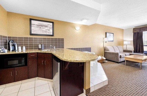 Drumheller Hotel | SureStay Plus Hotel by Best Western Drumheller