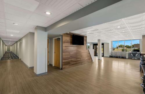 Sevierville Hotel | SureStay Plus Hotel by Best Western Sevierville