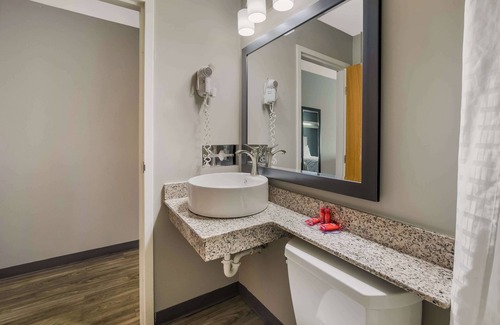 Sevierville Hotel | SureStay Plus Hotel by Best Western Sevierville