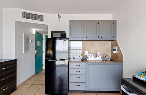 Northeast Virginia Beach Hotel | SureStay Studio by Best Western Virginia Beach Oceanfront