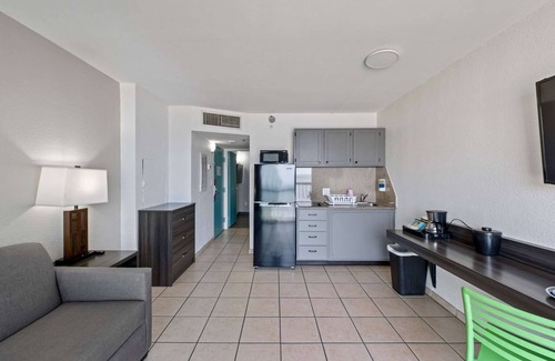 Northeast Virginia Beach Hotel | SureStay Studio by Best Western Virginia Beach Oceanfront
