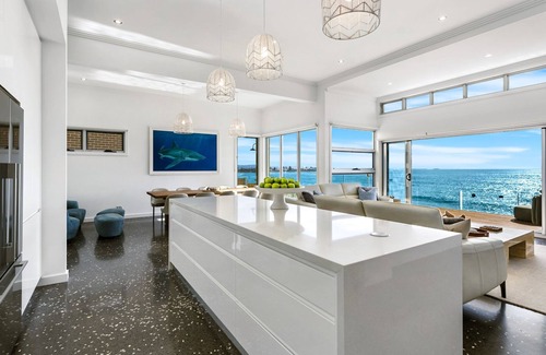 Shellharbour Casa | Surf Beach House - Absolute Waterfront
