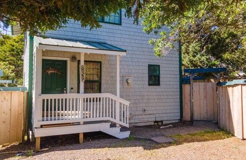 Otter Rock Casa | Surf Break Beach House | 3-Min Walk to Beach | 3BR