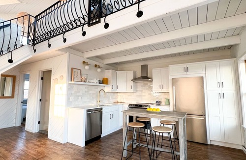 Charlestown Casa | Surf House - Charlestown Beach