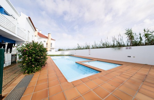 Ferrel Apartamento | Surf Paradise Apartment Baleal Beach