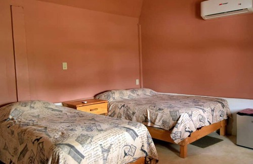 San Pedro Huamelula Cabina | Surf, rest, Repeat. 10 min walk from the beach.